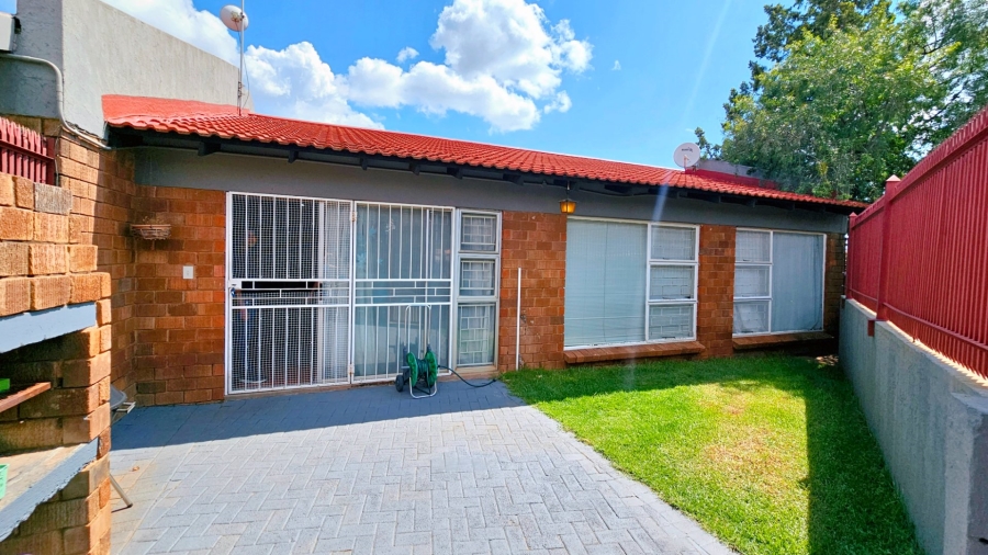 3 Bedroom Property for Sale in Langenhovenpark Free State